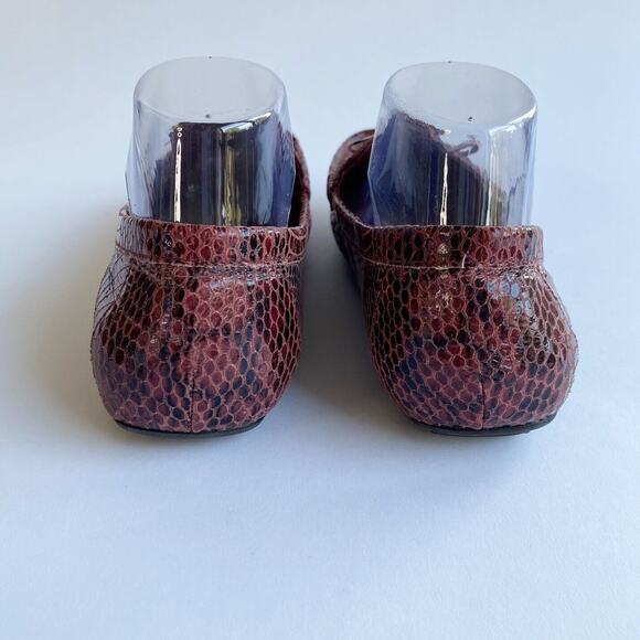 Isaac Mizrahi Women Abernathy Loafer Shoe 9.5 Purple Snake Print Leather Slip On - Picture 5 of 11